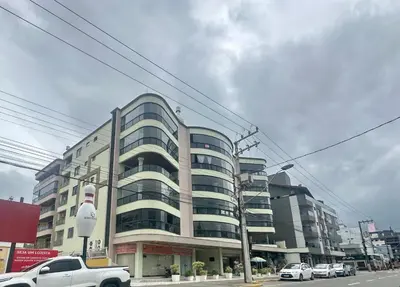 O edifício onde o apartamento está situado