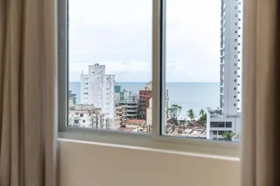 Uma vista do mar geral ou uma vista do mar a partir do apartamento