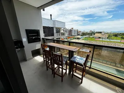 Uma varanda ou terraço em Cód 100 - Apartamento de 1suíte com spa e piscina