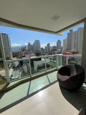 Uma varanda ou terraço em Lindo apartamento em Itapema