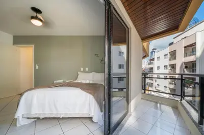 Uma cama ou camas num quarto em Apto Charmoso Próx. à Praia de Itapema ZF4014