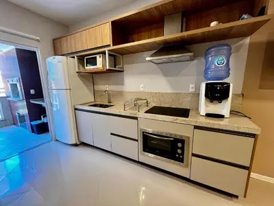 A cozinha ou kitchenette de Cobertura Duplex com vista para o Mar de Bombinhas