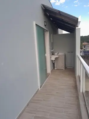 A planta de 2 vagas de estacionamento, a 7 min da praia