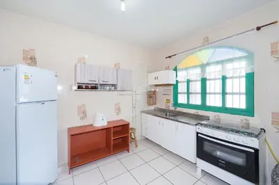 A cozinha ou kitchenette de #01-Z - (Refúgio e Mar) Hospedagem em Canto Grande, Bombinhas