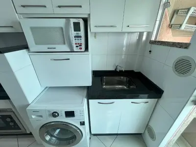 A cozinha ou kitchenette de B254- Apto 3 quartos com 2 vagas de garagem Bombas