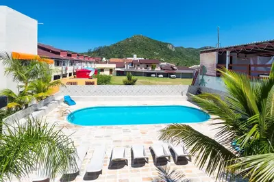 Uma vista geral da montanha ou uma vista da montanha a partir da casa de férias