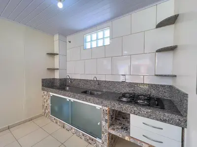 A cozinha ou kitchenette de #06-B - (Refúgio e Mar) Hospedagem em Canto Grande, Bombinhas