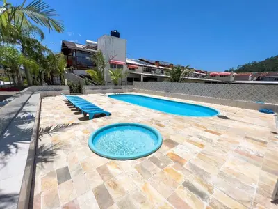 A piscina em ou perto de #08A-M - (Refúgio e Mar) Hospedagem em Canto Grande, Bombinhas