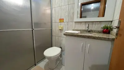 Uma casa de banho em #32-MA - (Refúgio e Mar) Hospedagem em Canto Grande, Bombinhas