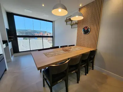 A planta de Apartamento confortável novo 80 metros do mar