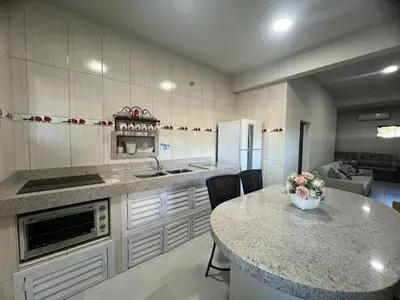 A cozinha ou kitchenette de #47-E - (Refúgio e Mar) Hospedagem em Canto Grande, Bombinhas