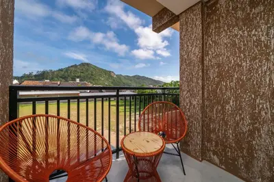 Uma vista geral da montanha ou uma vista da montanha a partir da casa de férias