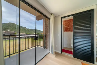 Uma vista geral da montanha ou uma vista da montanha a partir da casa de férias
