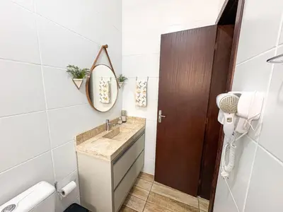 Uma casa de banho em Quarto 3 - Hospedagem com café da manhã delicioso