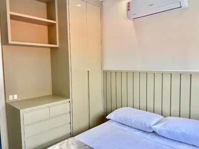 Uma cama ou camas num quarto em Lindo! Apto à 150 m. do Mar! NV05I
