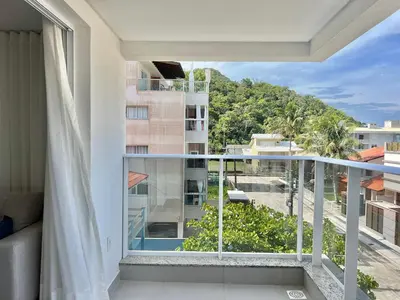 Uma varanda ou terraço em Lindo! Apto à 150 m. do Mar! NV05I