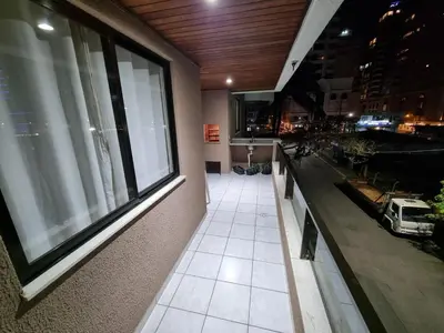 A planta de ITAPEMA- MEIA PRAIA - 180 M da PRAIA Confortável Apartamento