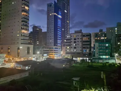 Uma vista geral de Itapema ou a vista da cidade a partir do apartamento