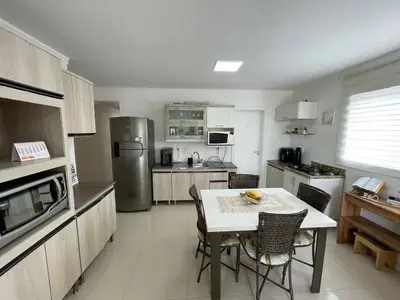 A cozinha ou kitchenette de Apartamento na praia