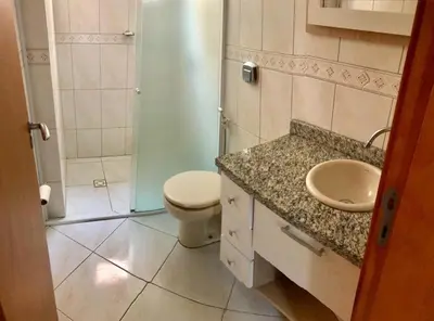 Uma casa de banho em Quadra - Mar Rua 263 - Itapema - Meia Praia