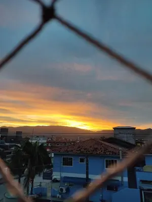 O nascer ou o pôr do sol visto a partir do apartamento