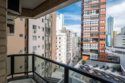 O edifício onde o apartamento está situado