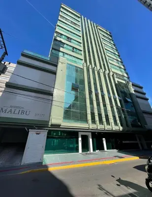 O edifício onde o apartamento está situado