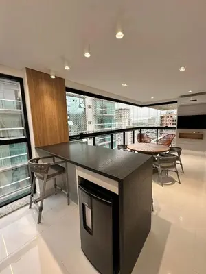 A planta de Apartamento no coração de meia praia com 4 suítes e 3 vagas de garagem