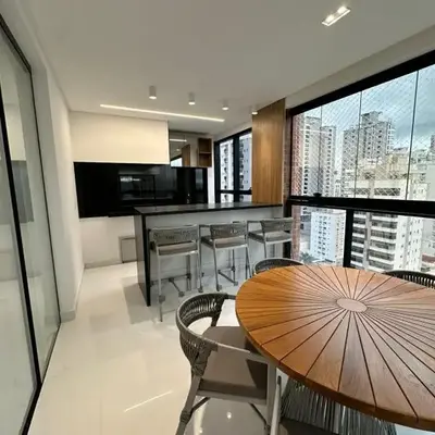 Apartamento no coração de Meia Praia