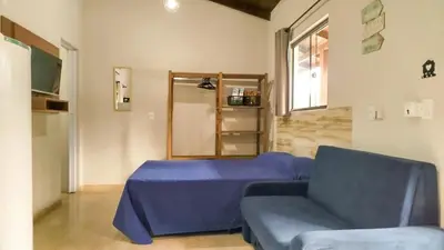 Uma área de estar em ROD_01 Monoambiente confotable para parejas