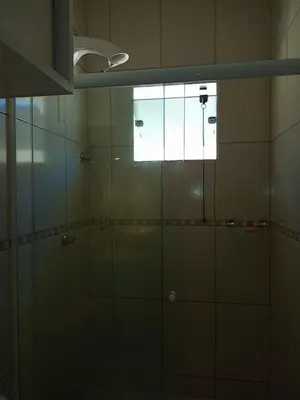 Uma casa de banho em Linda casa