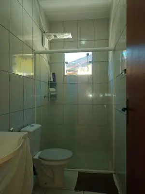 Uma casa de banho em Linda casa
