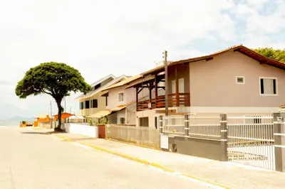 O edifício onde a casa de férias está situado