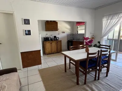A cozinha ou kitchenette de Casa de Praia - Residencial de Zimbros - 130 metros da Praia