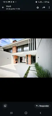 O edifício onde a casa de férias está situado