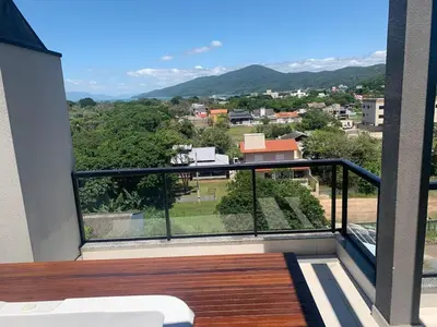 Uma vista geral da montanha ou uma vista da montanha a partir do apartamento