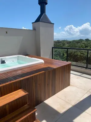 Uma vista geral da montanha ou uma vista da montanha a partir do apartamento