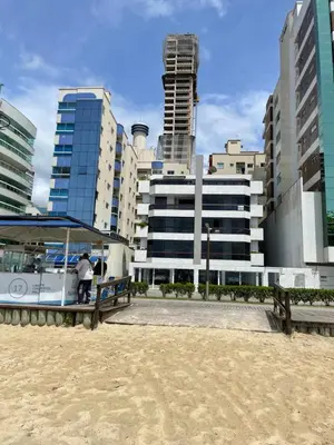 O edifício onde o apartamento está situado