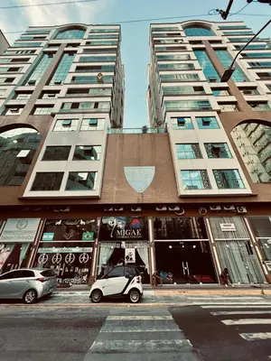 O edifício onde o apartamento está situado