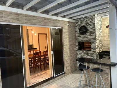 A planta de casa veraneio para famílias