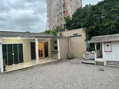 O edifício onde a casa de férias está situado