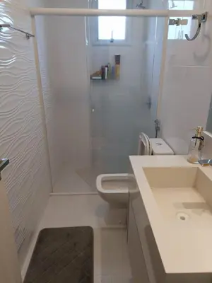 Uma casa de banho em Falcão 100 mts praia de Bombas