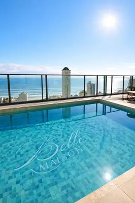 A piscina em ou perto de Summerview novo , 2 piscinas e 2 jacuzzis, 2 quartos Novo!