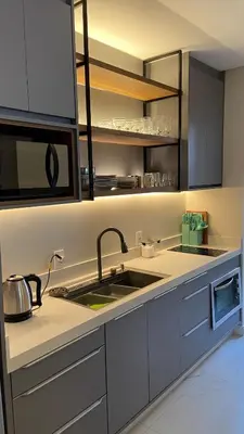 A cozinha ou kitchenette de Summerview novo , 2 piscinas e 2 jacuzzis, 2 quartos Novo!