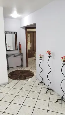 A planta de Apartamento amplo em Meia Praia sc