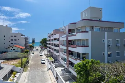 O edifício onde o apartamento está situado