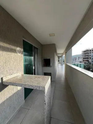 Uma varanda ou terraço em COBERTURA PRAIA DE BOMBAS 350mt