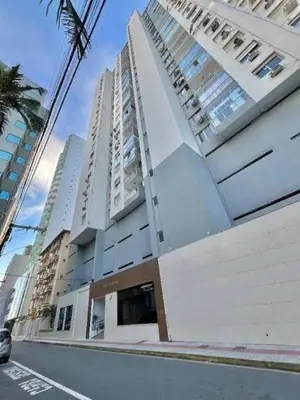O edifício onde o apartamento está situado