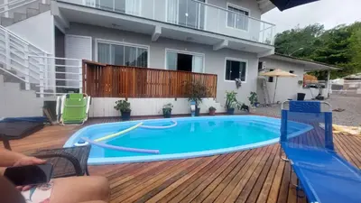 A piscina em ou perto de Hospedagem da Marli Bombinhas