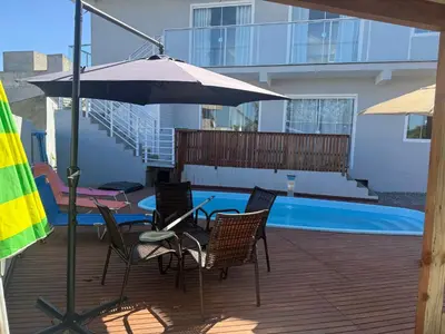 A piscina em ou perto de Hospedagem da Marli Bombinhas